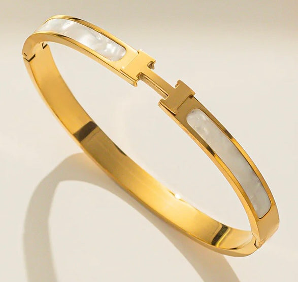 Signature H Glow, Gold & Pearl